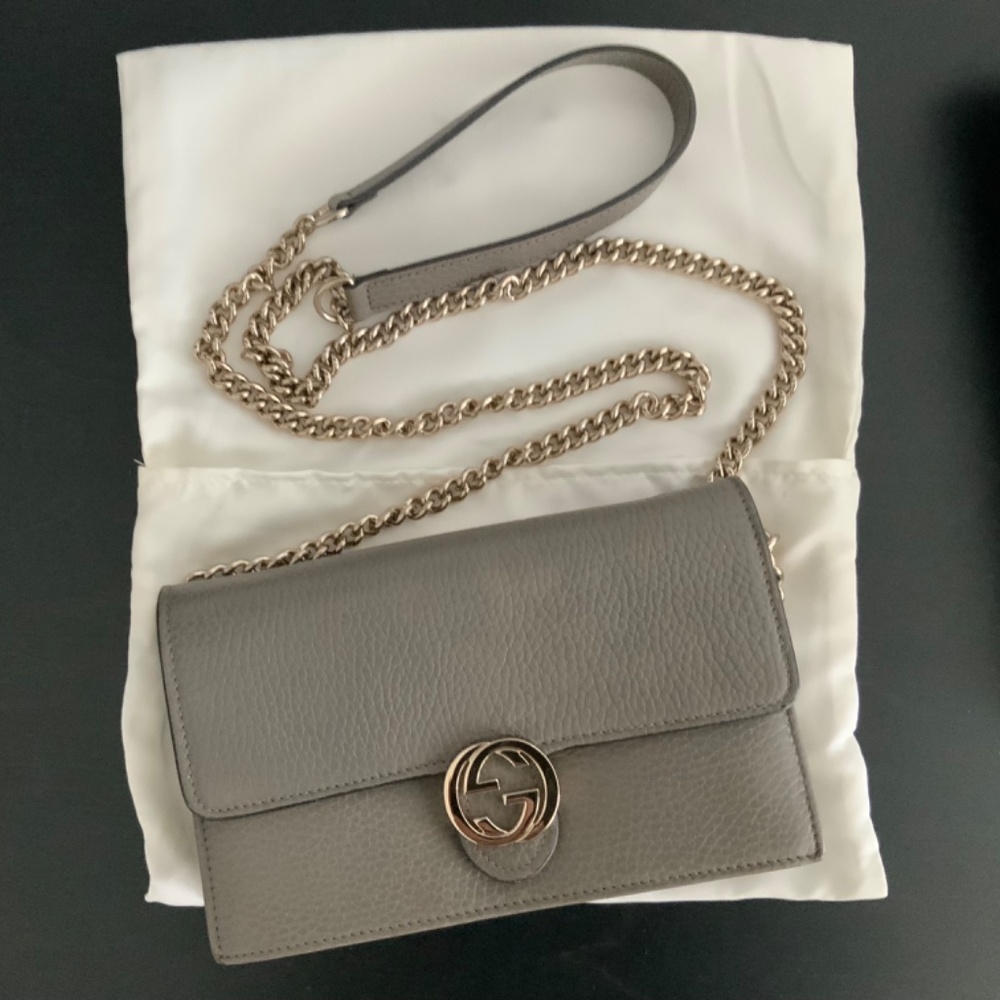 Authentic GUCCI Interlocking GG Calfskin Leather Chain Crossbody wallet inside - Picture 2 of 16